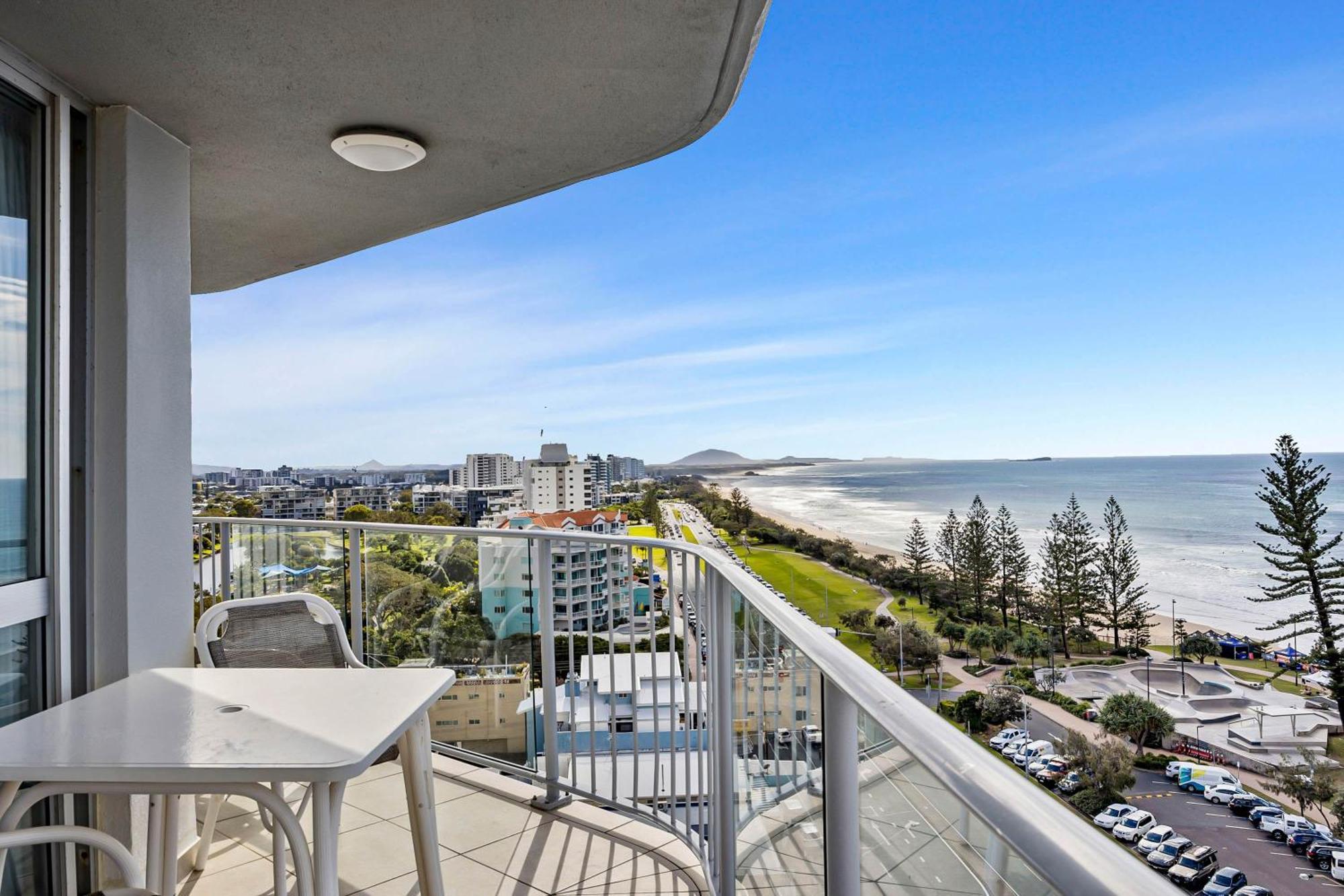 Aparthotel Mandolin Beachfront 4*