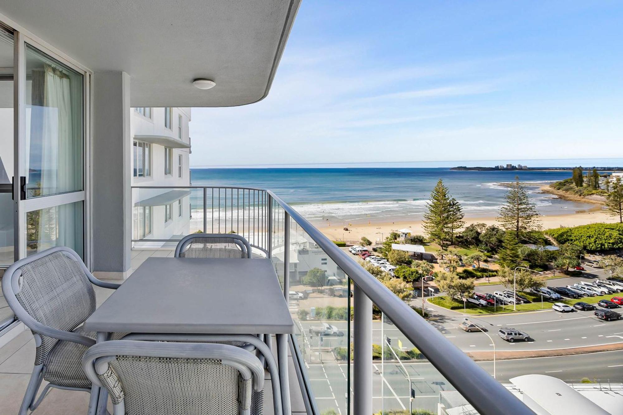 Mandolin Beachfront Aparthotel 4*
