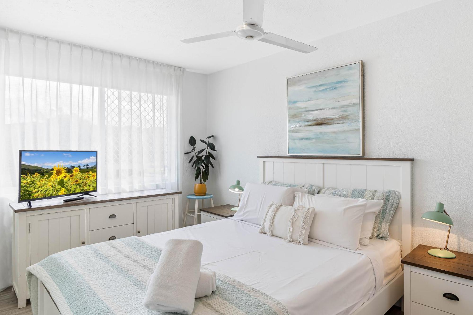 Aparthotel Mandolin Beachfront 4*